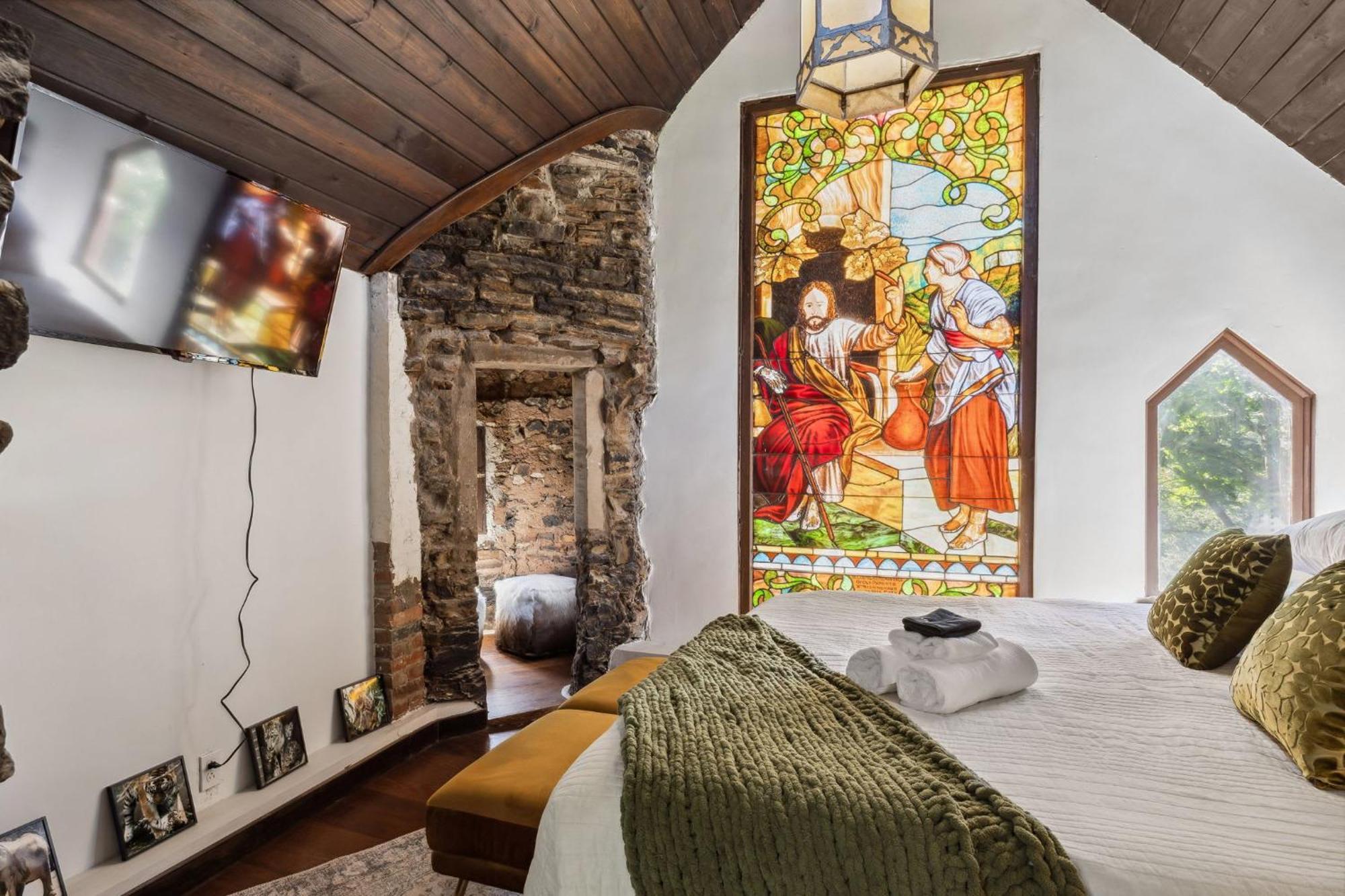Enchanted Castle - Your Royal Getaway Awaits Cleveland Exterior foto