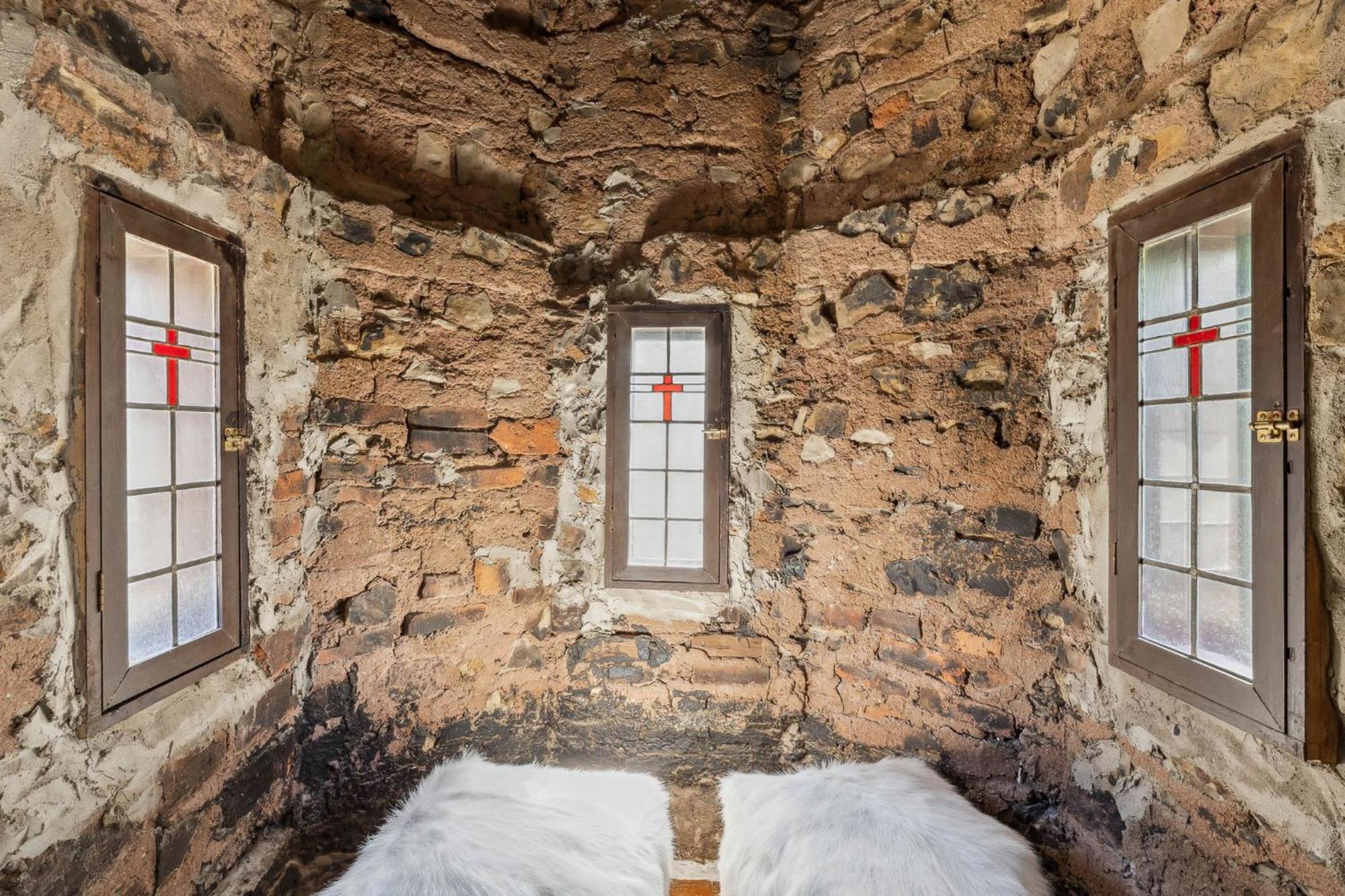 Enchanted Castle - Your Royal Getaway Awaits Cleveland Exterior foto